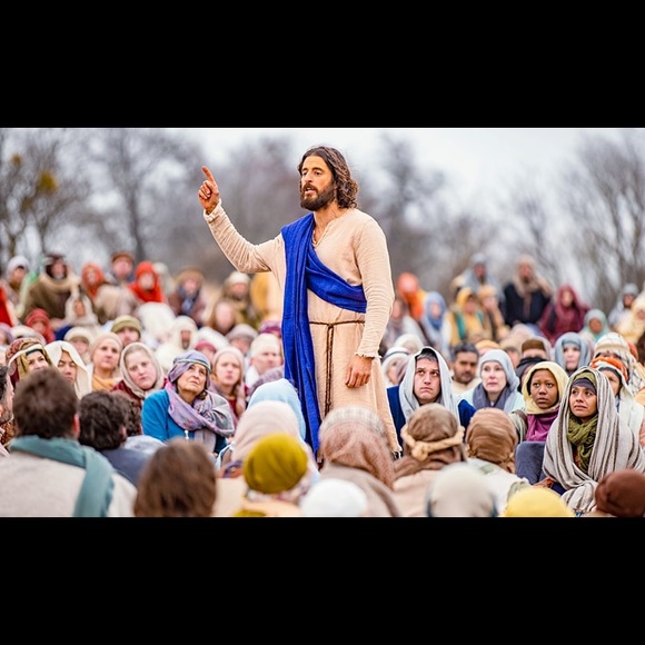 Meet your Posher, Jennifer! - Picture 4 of 6